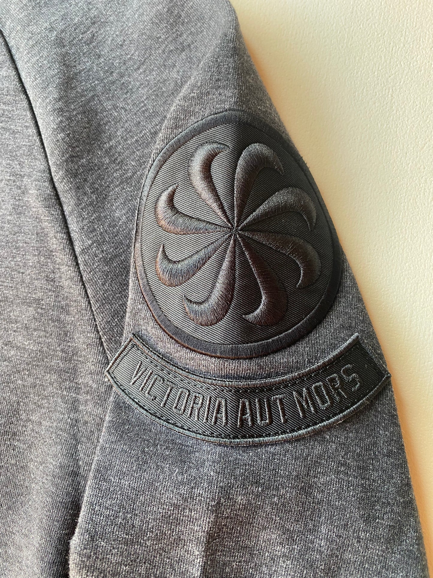 ✅ Pull nike "victory is in the struggle", gris anthracite, S
