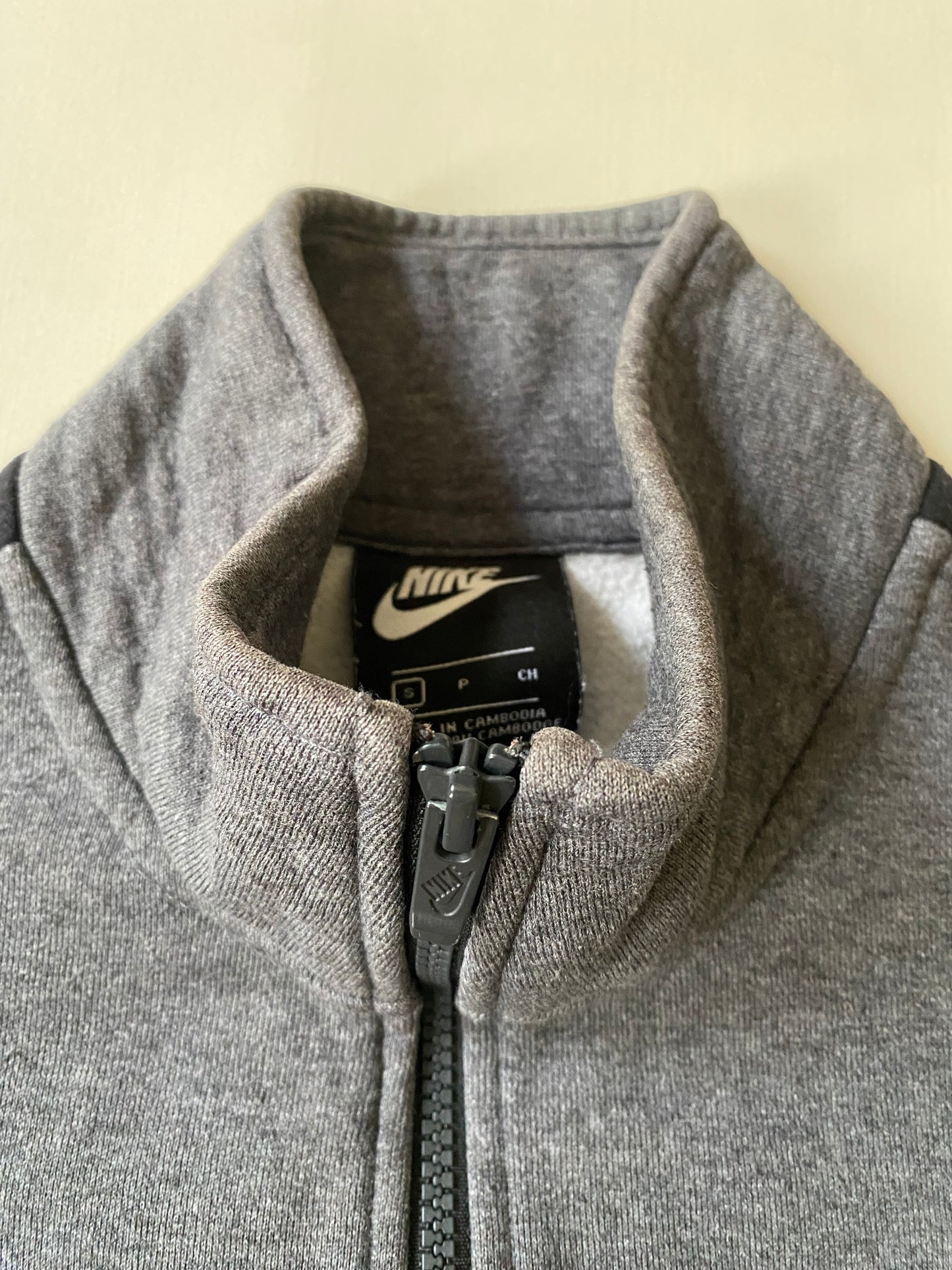✅ Pull zippé col camionneur Nike, gris, S