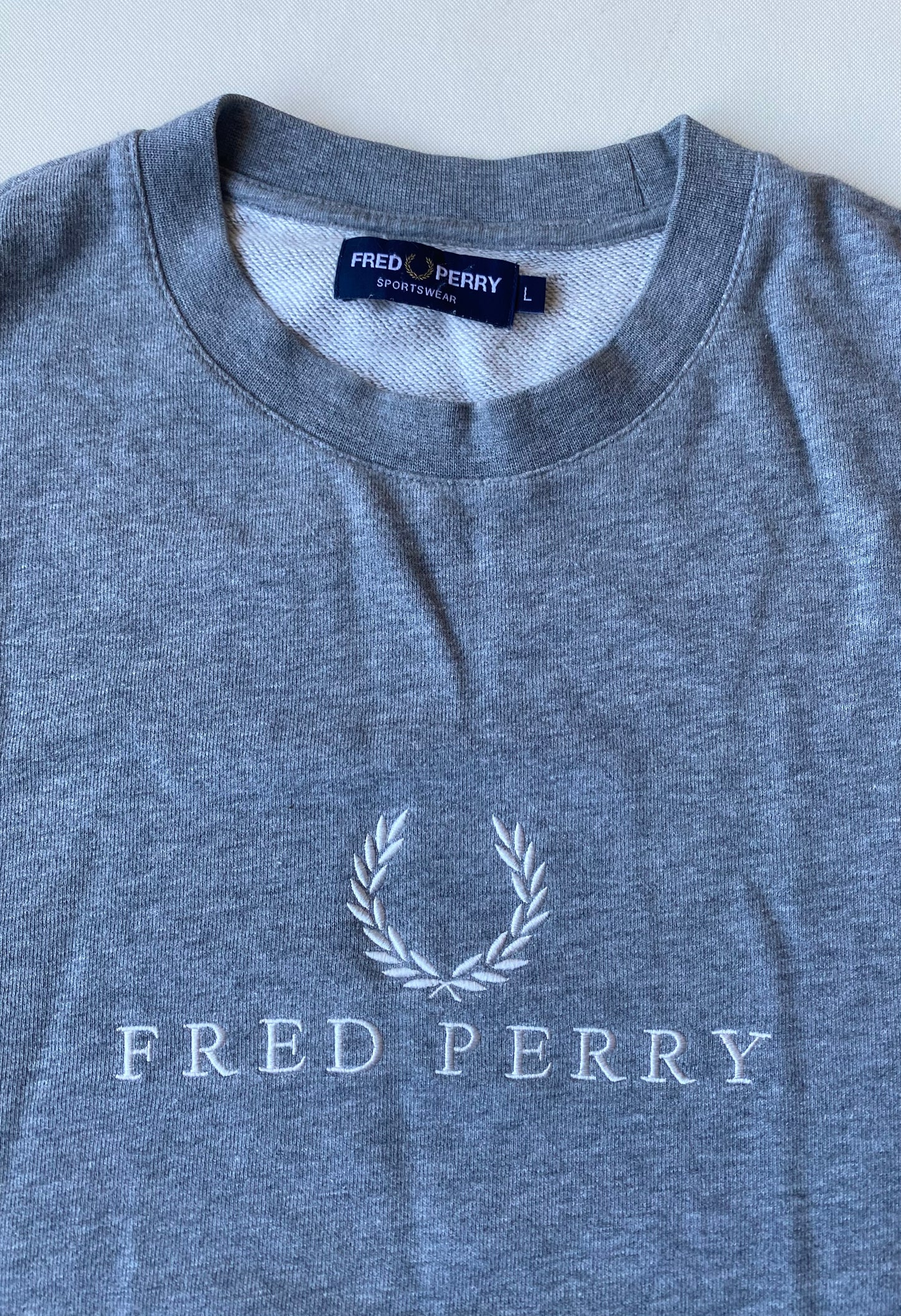 ✅ Pull fred Perry, gris, L