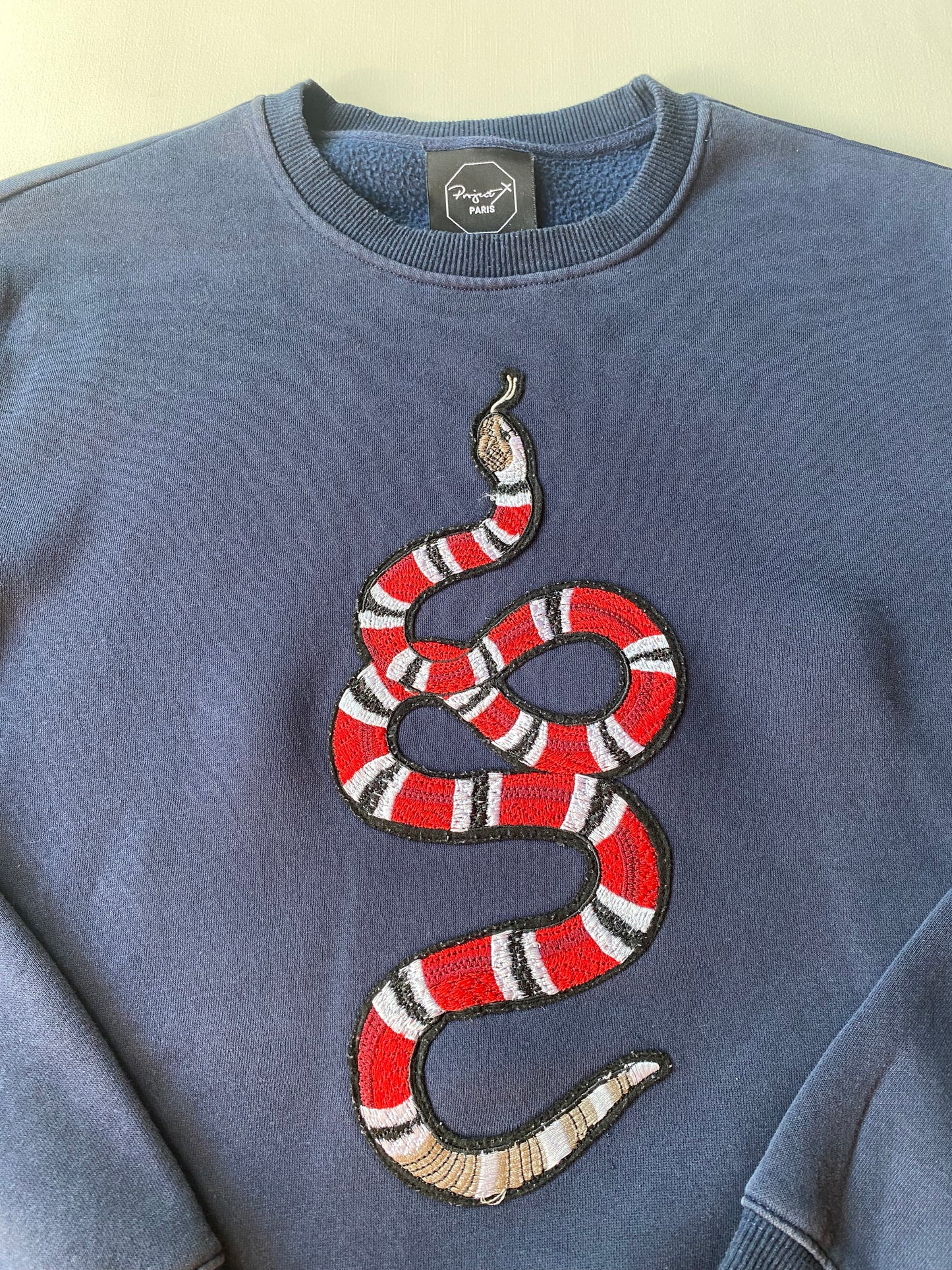 ✅ Pull Projet x Paris, bleu marine, L (légèrement cintré)