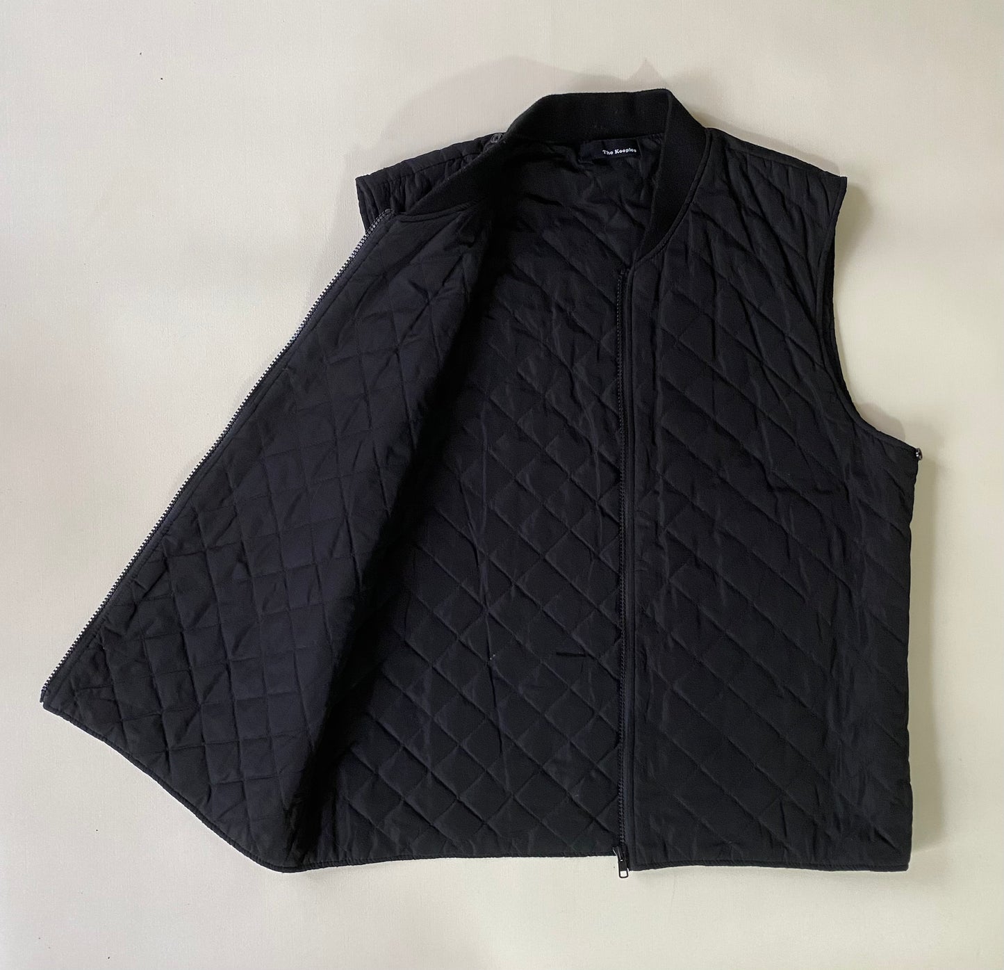 ✅ Gilet sans manches The Kooples, noir, L légèrement cintré.