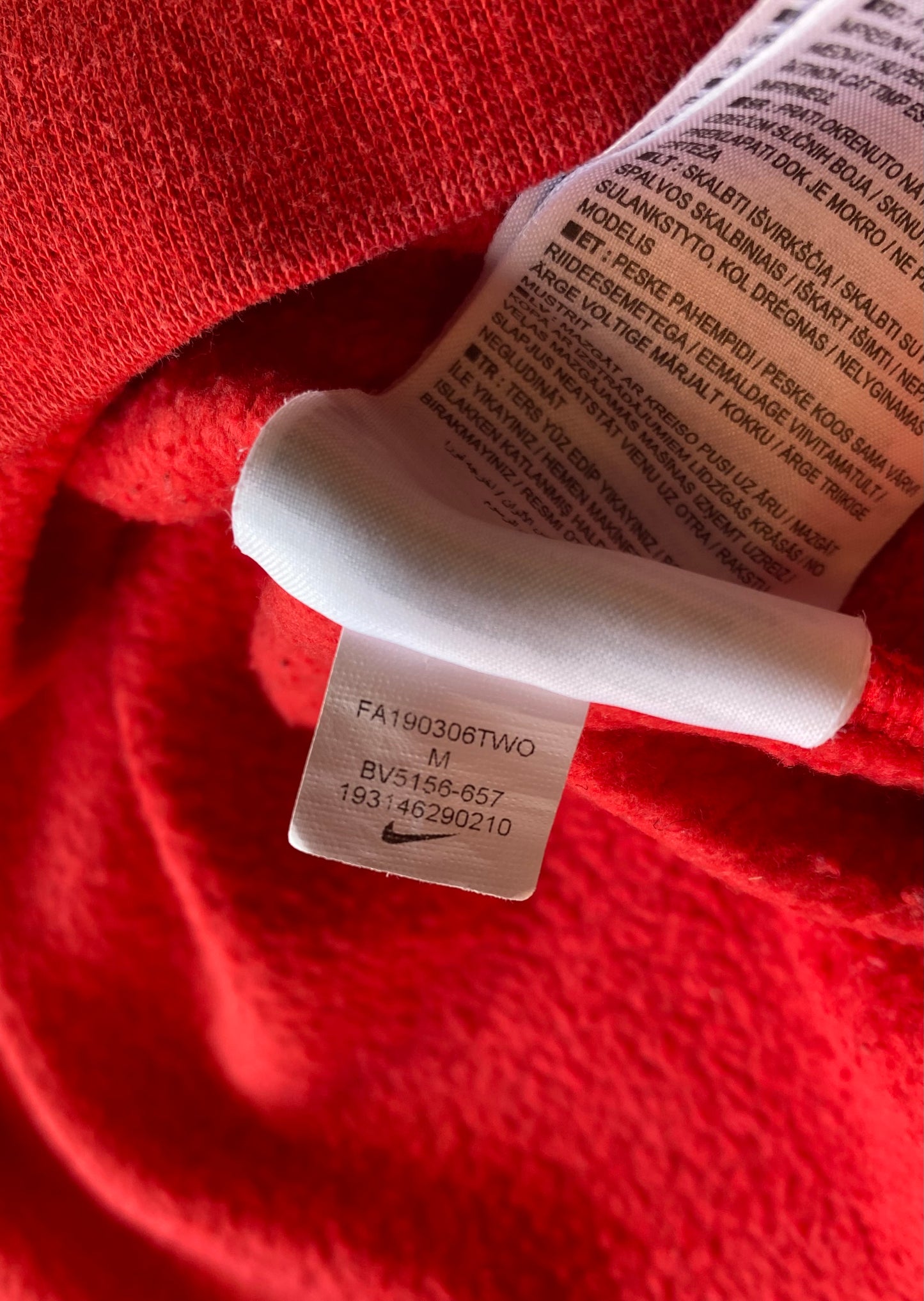 ✅ Pull Nike, rouge, M oversize
