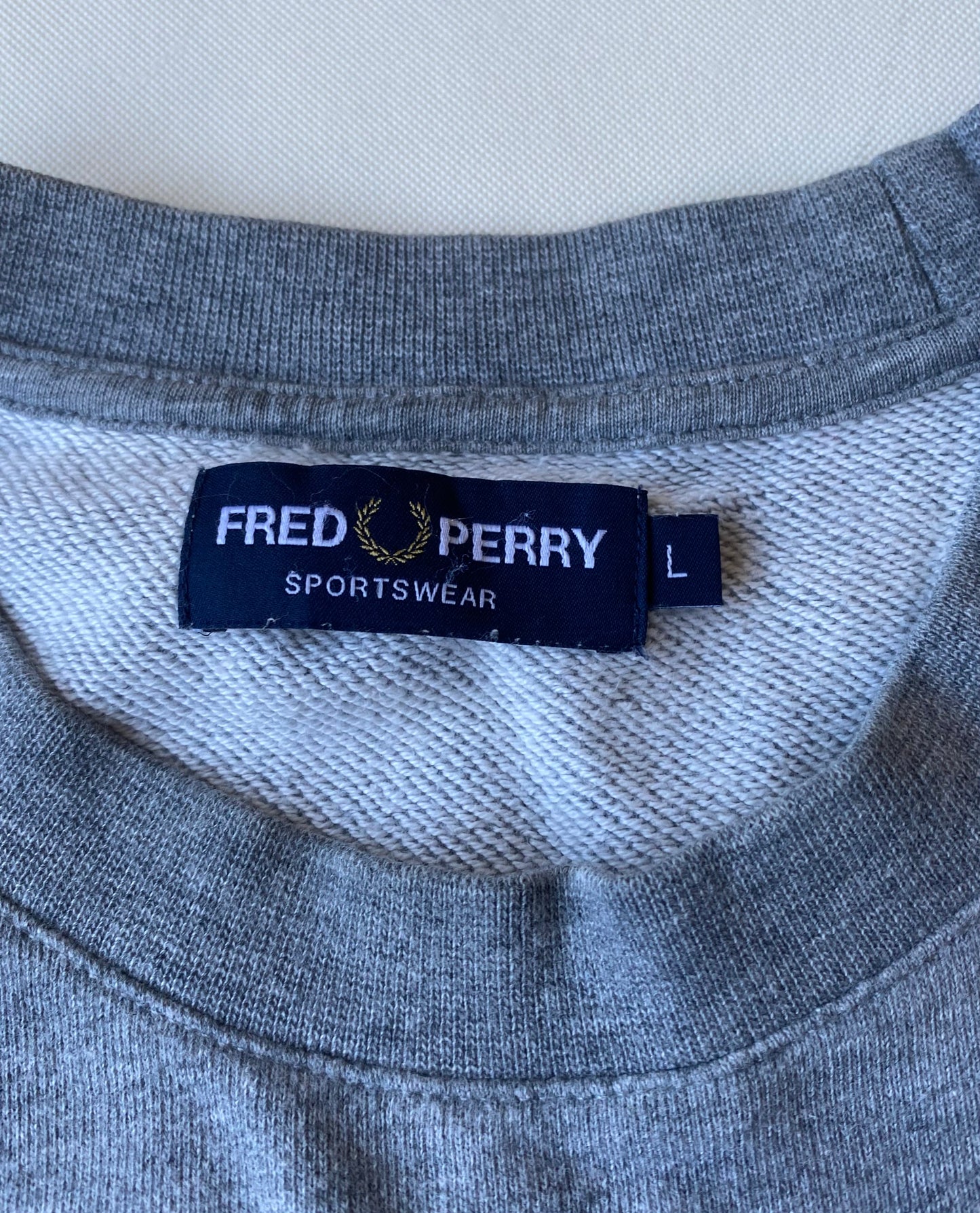 ✅ Pull fred Perry, gris, L