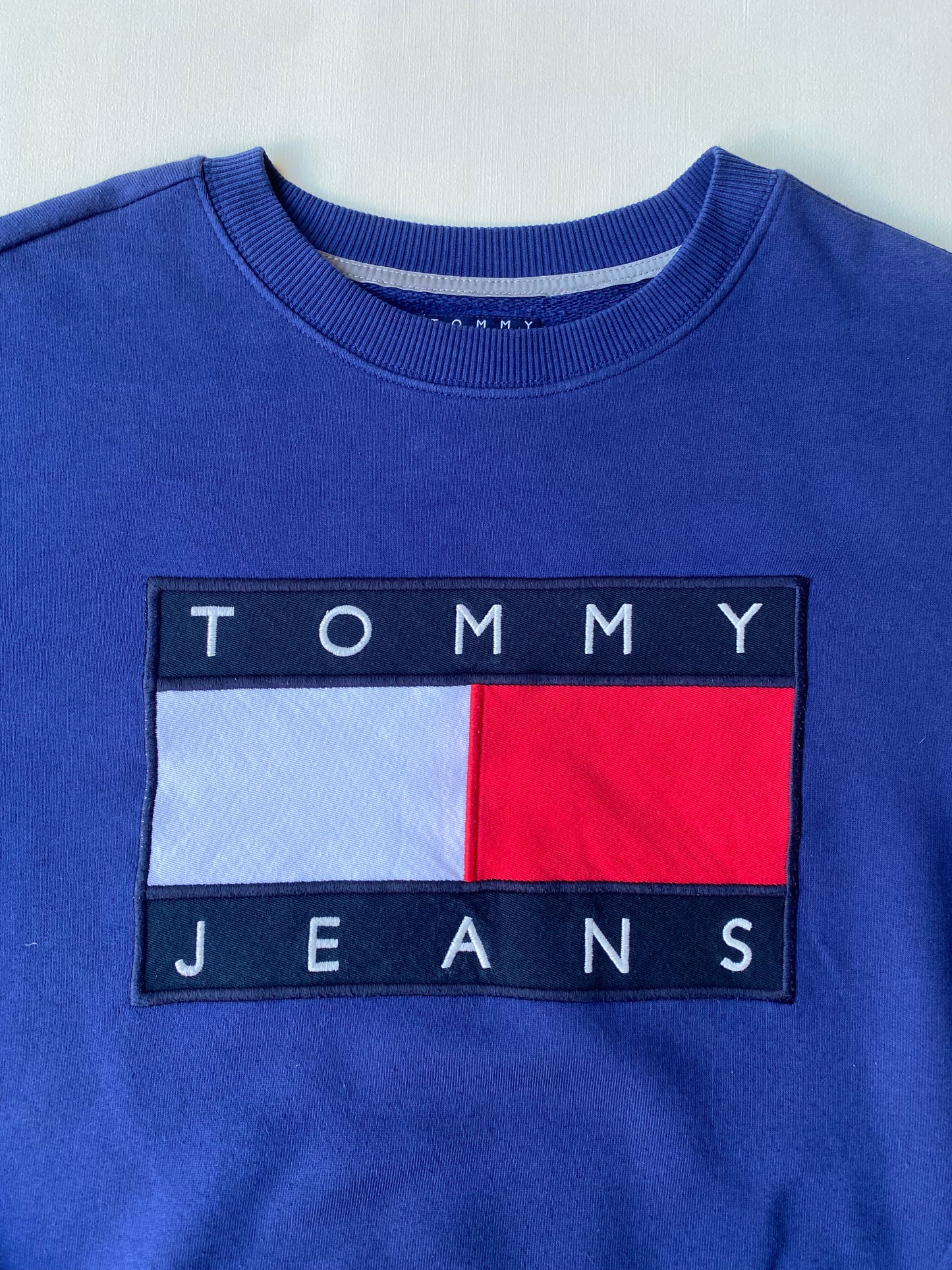 Pull Tommy Hilfiger brodé, bleu marine, M légèrement oversize