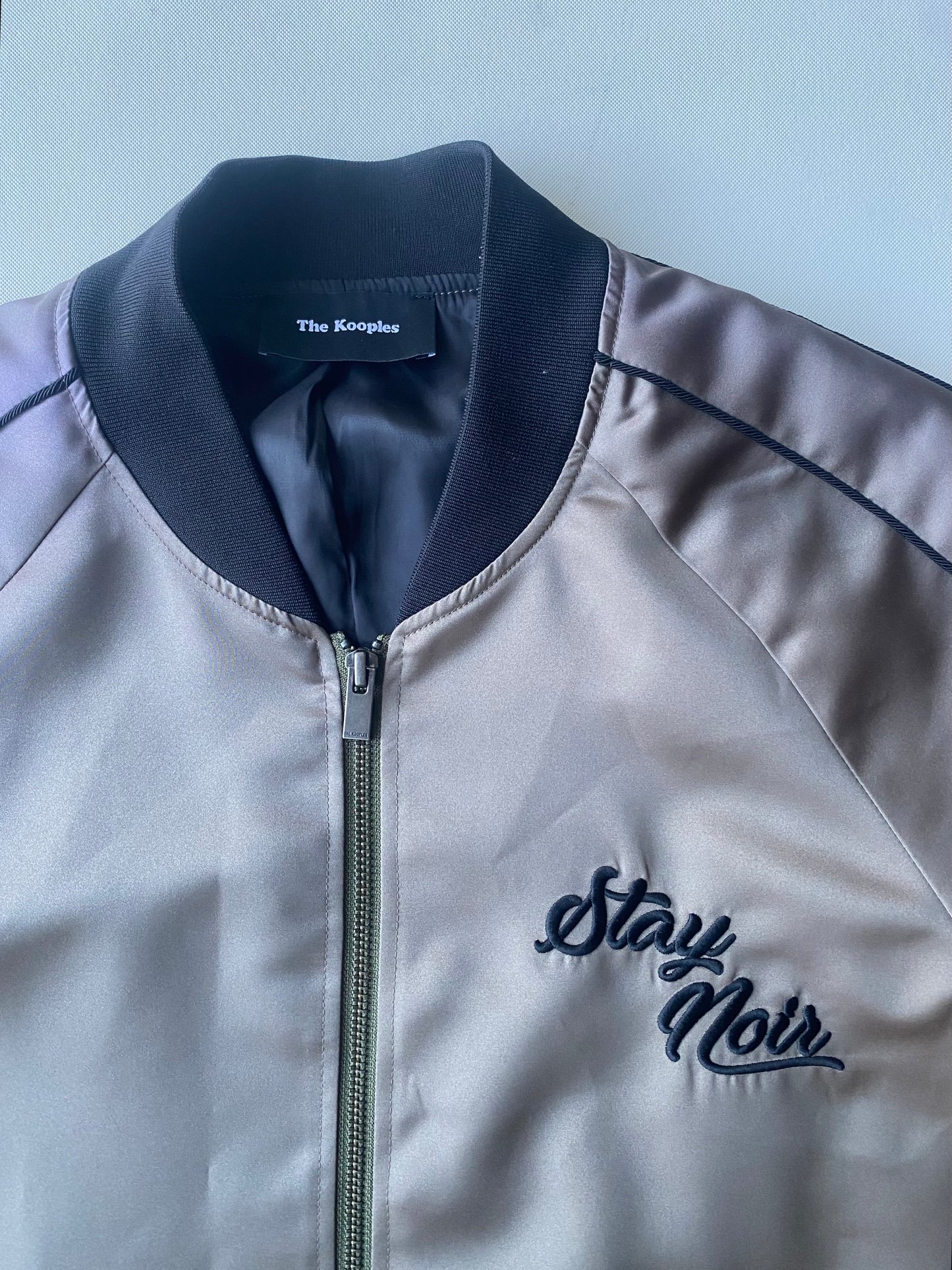 ✅ Bomber "stay noir Paris" by The Kooples, Marron et noir, S