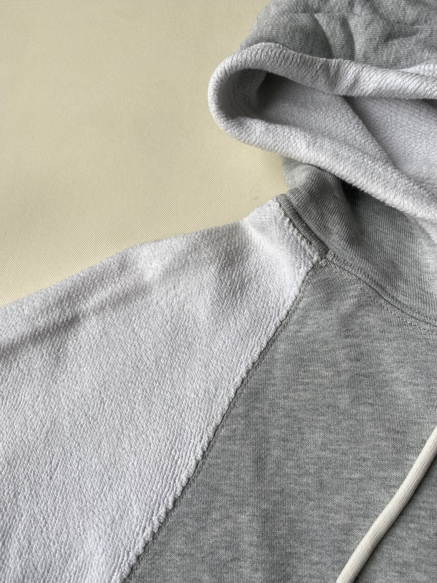 ✅ Hoodie Nike, gris / blanc, M