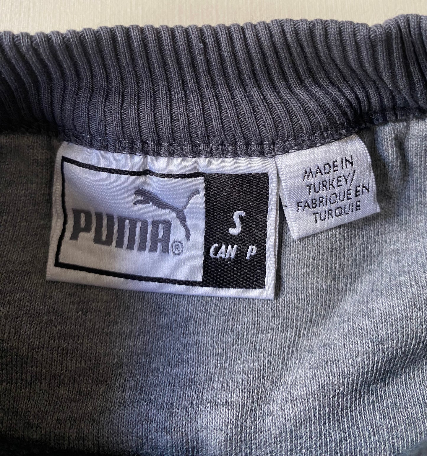 Pull vintage Puma, bleu marine, S légèrement oversize