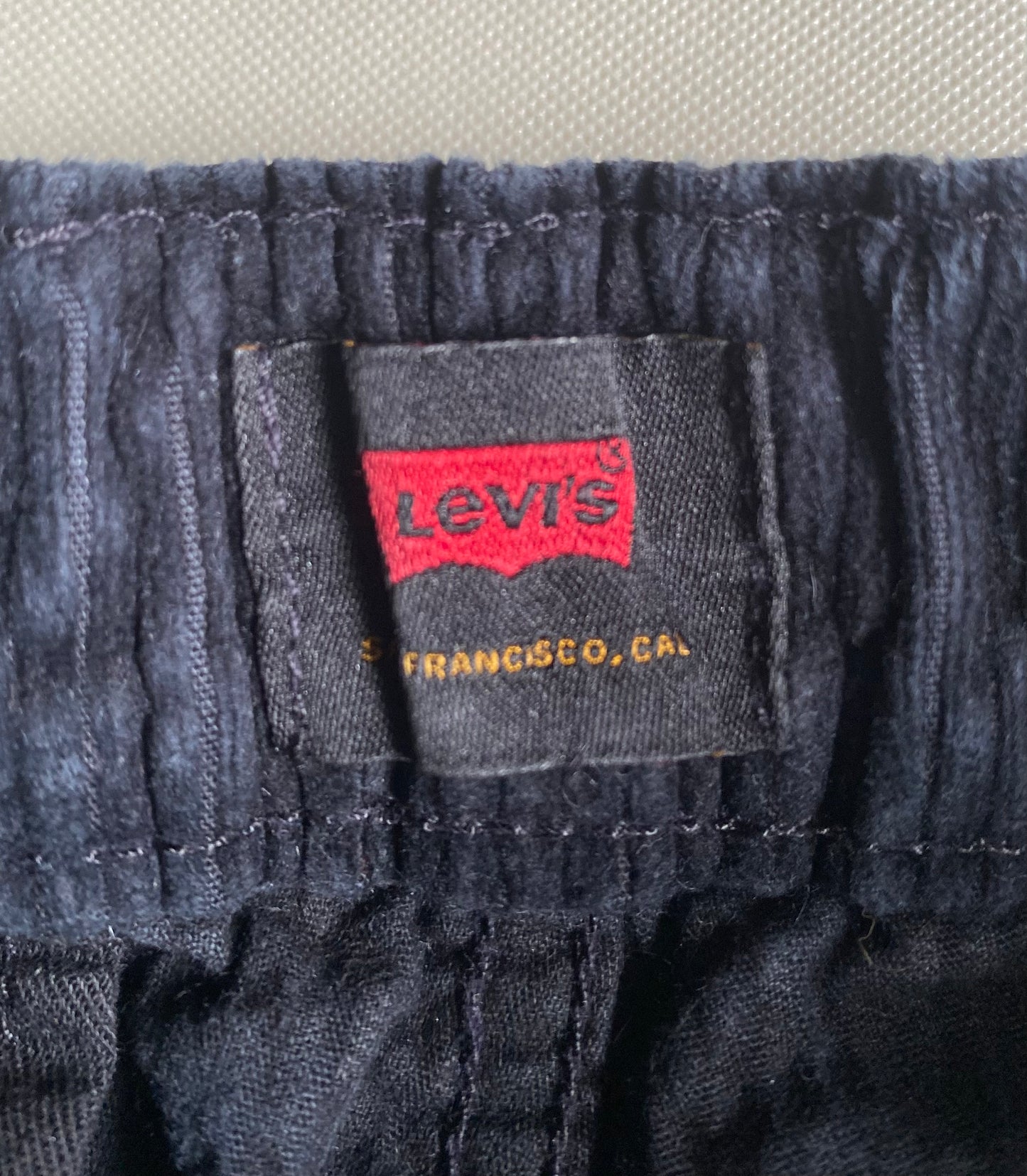 Jean Levi's velours côtelé, bleu marine, S (38)