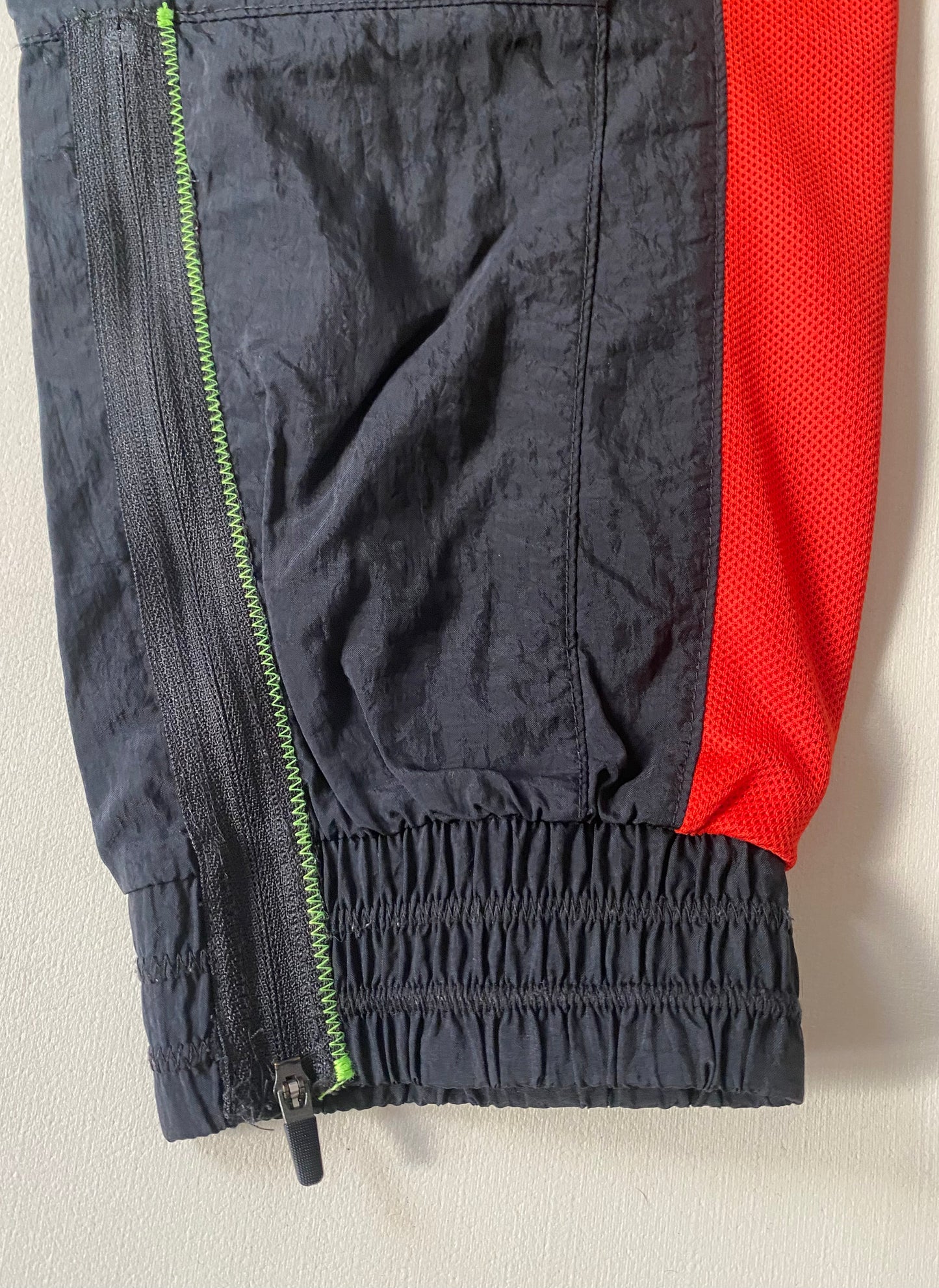 Pantalon jogging Nike sport, noir et rouge, M (42)