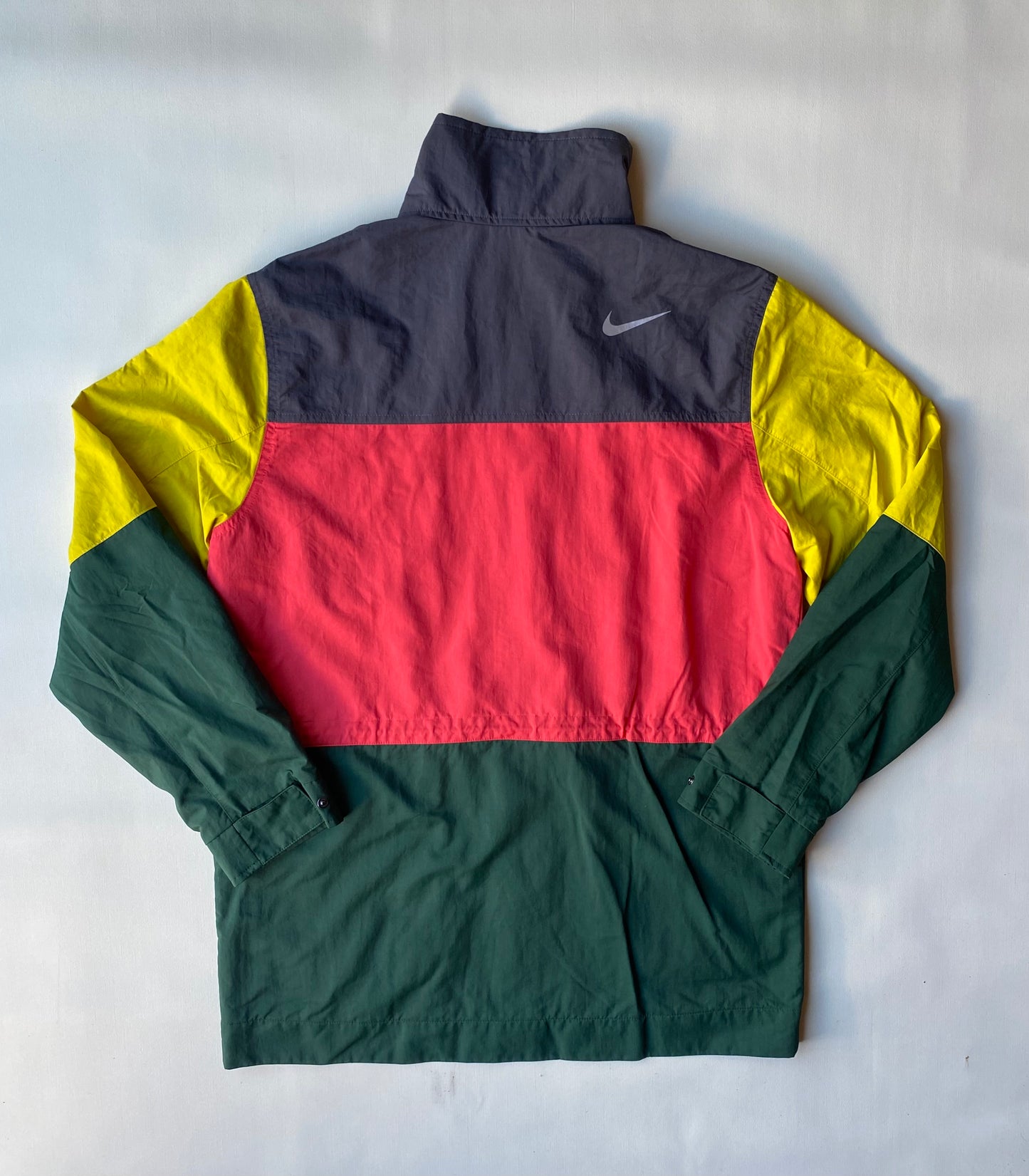 Veste technique Nike, gris/vert/jaune/rose, XS américain (très oversize)