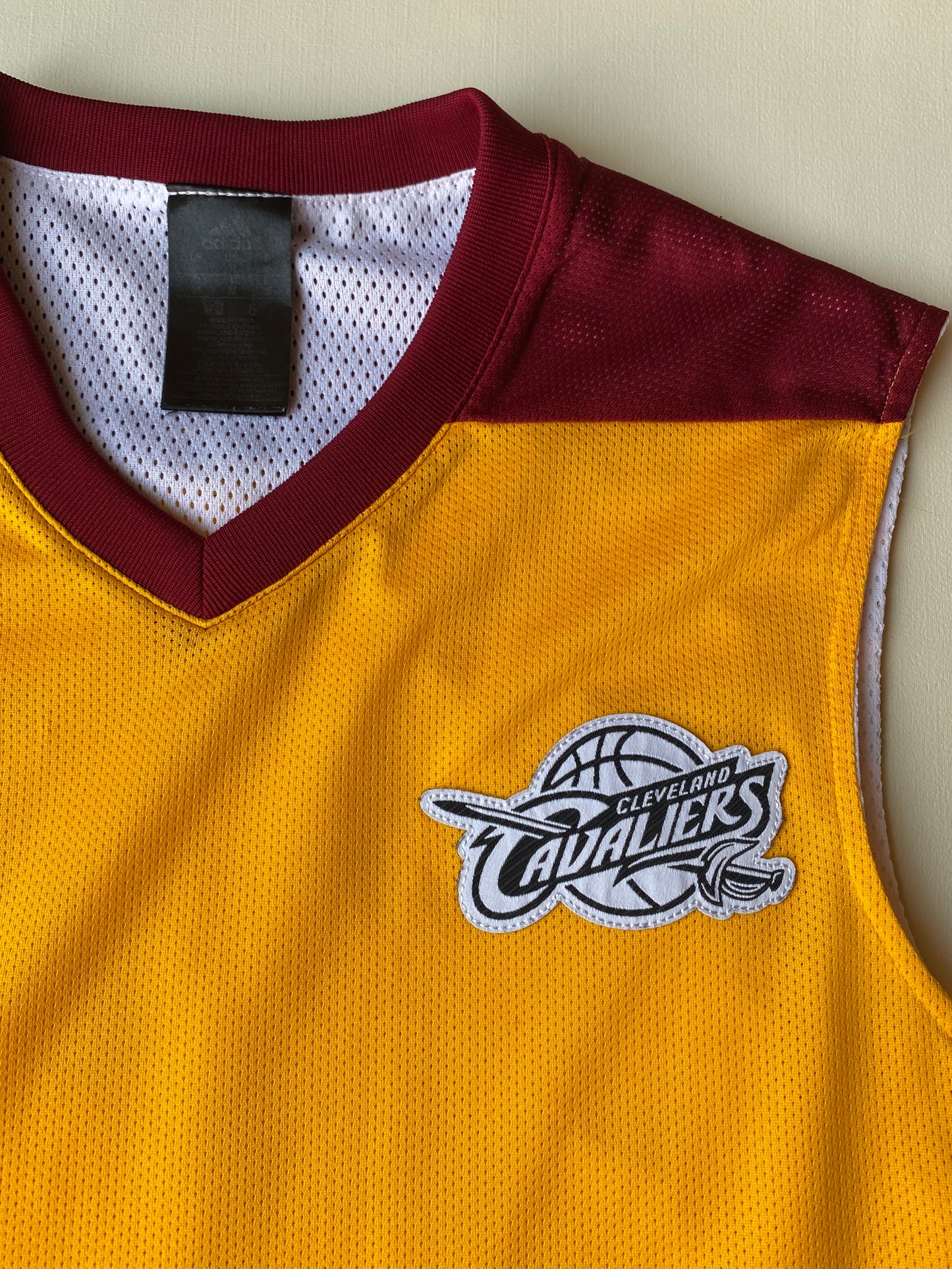 Maillot de basket d'entraînement Cleveland Cavaliers, jaune-orange, M légèrement cintré