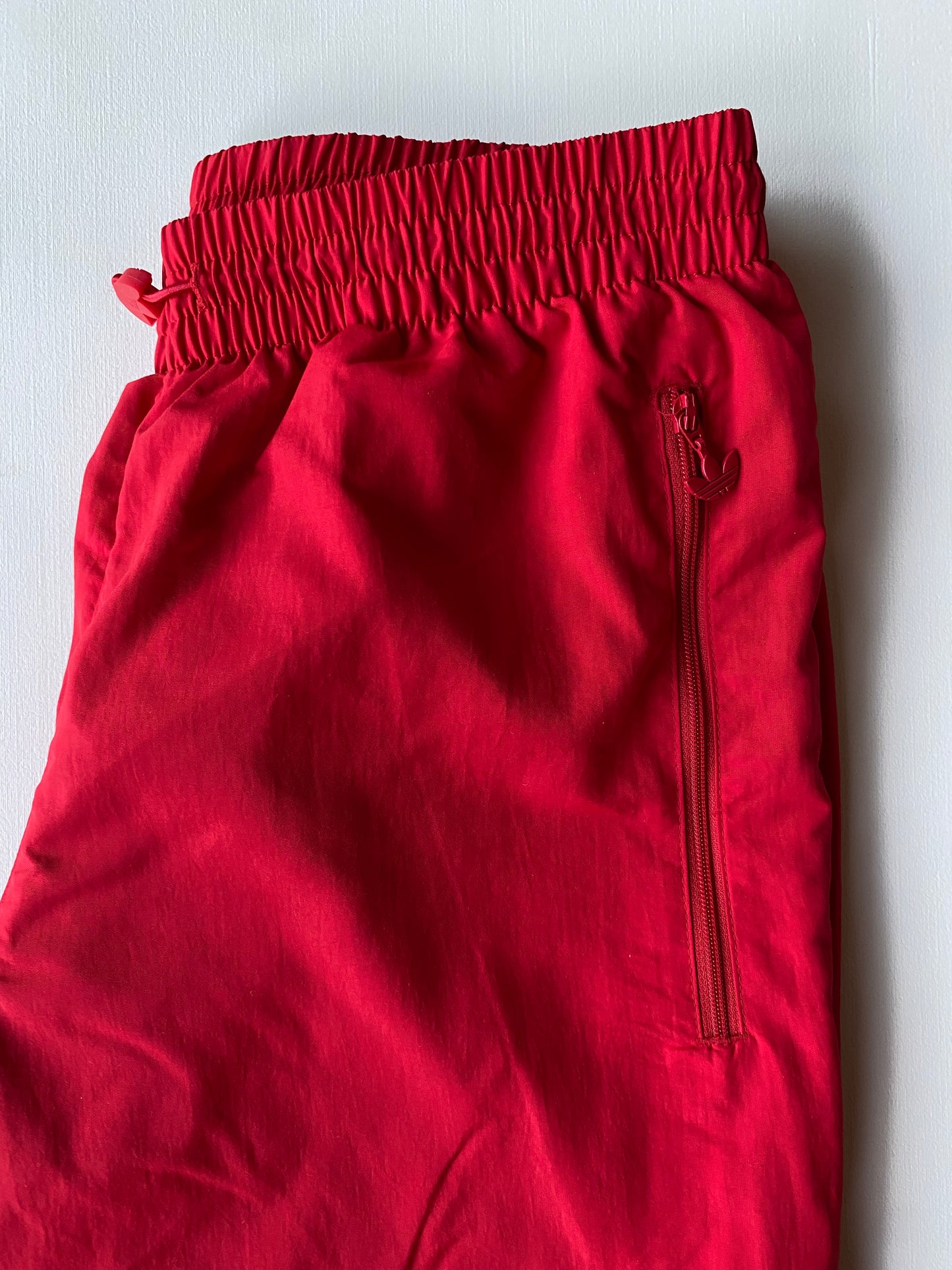 Pantalon jogging Adidas Originals, rouge / bleu gris, S (36)