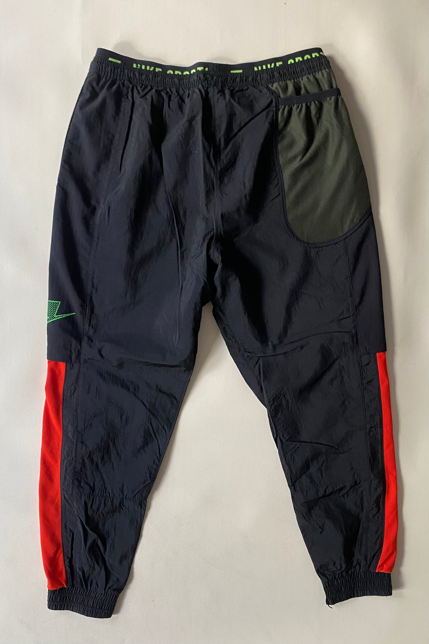 Pantalon jogging Nike sport, noir et rouge, M (42)