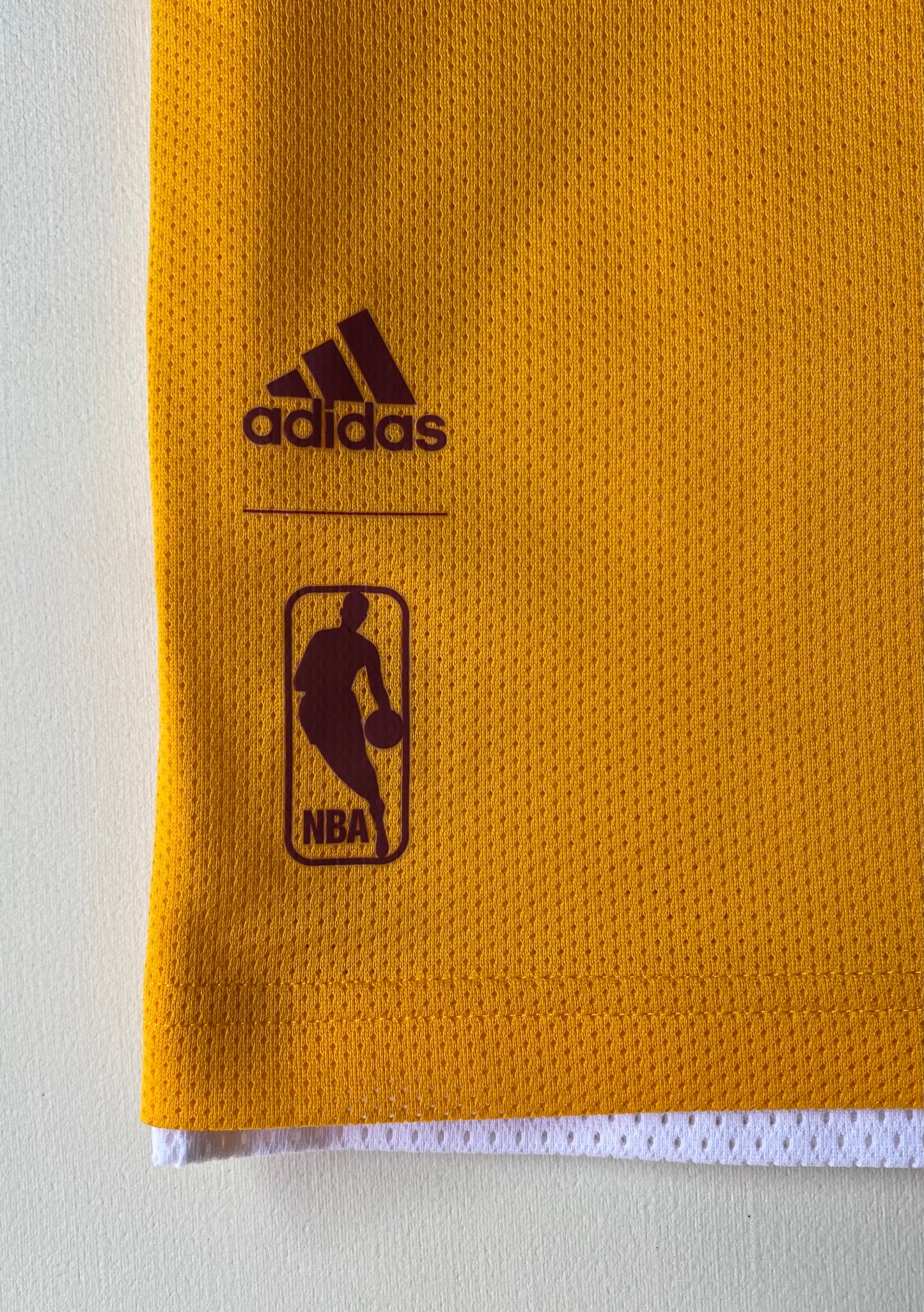 Maillot de basket d'entraînement Cleveland Cavaliers, jaune-orange, M légèrement cintré