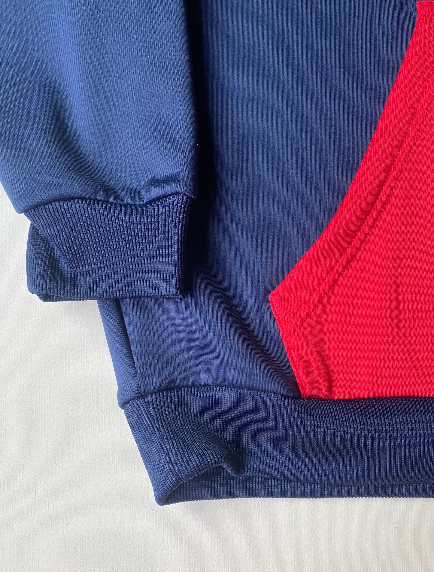 Pull à capuche Tommy Hilfiger sport, bleu marine et rouge, M oversize