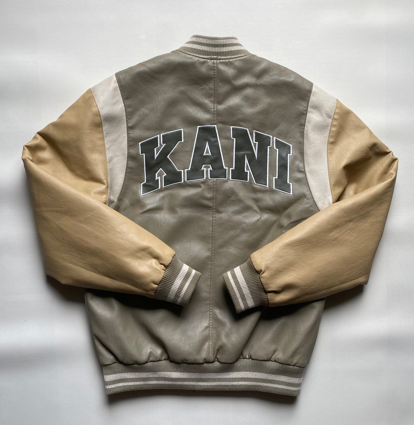 Veste bomber style cuir Karl Kani, marron / gris, M/L