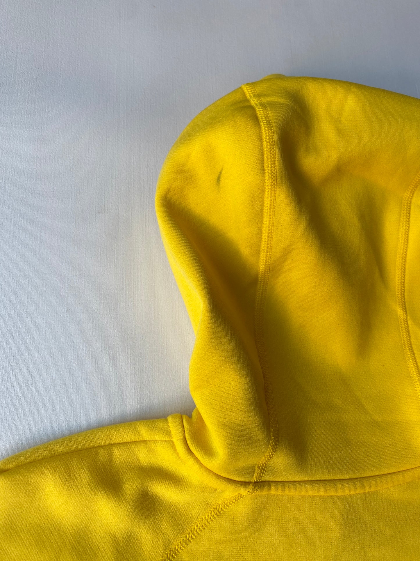 Pull à capuche Nike, jaune et noir, XL légèrement cintré