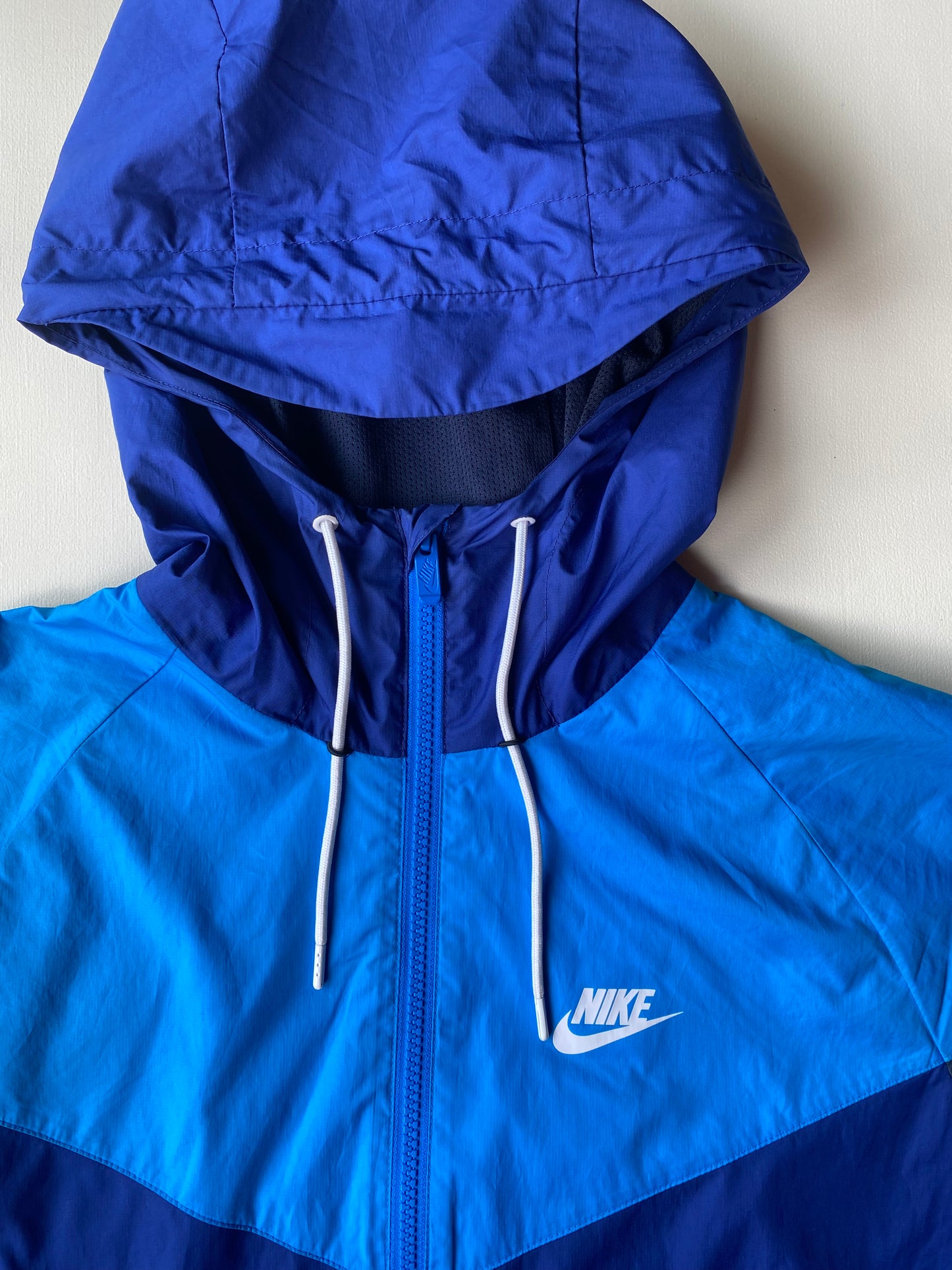 Veste coupe-vent Nike, Noir et bleu, M légèrement oversize