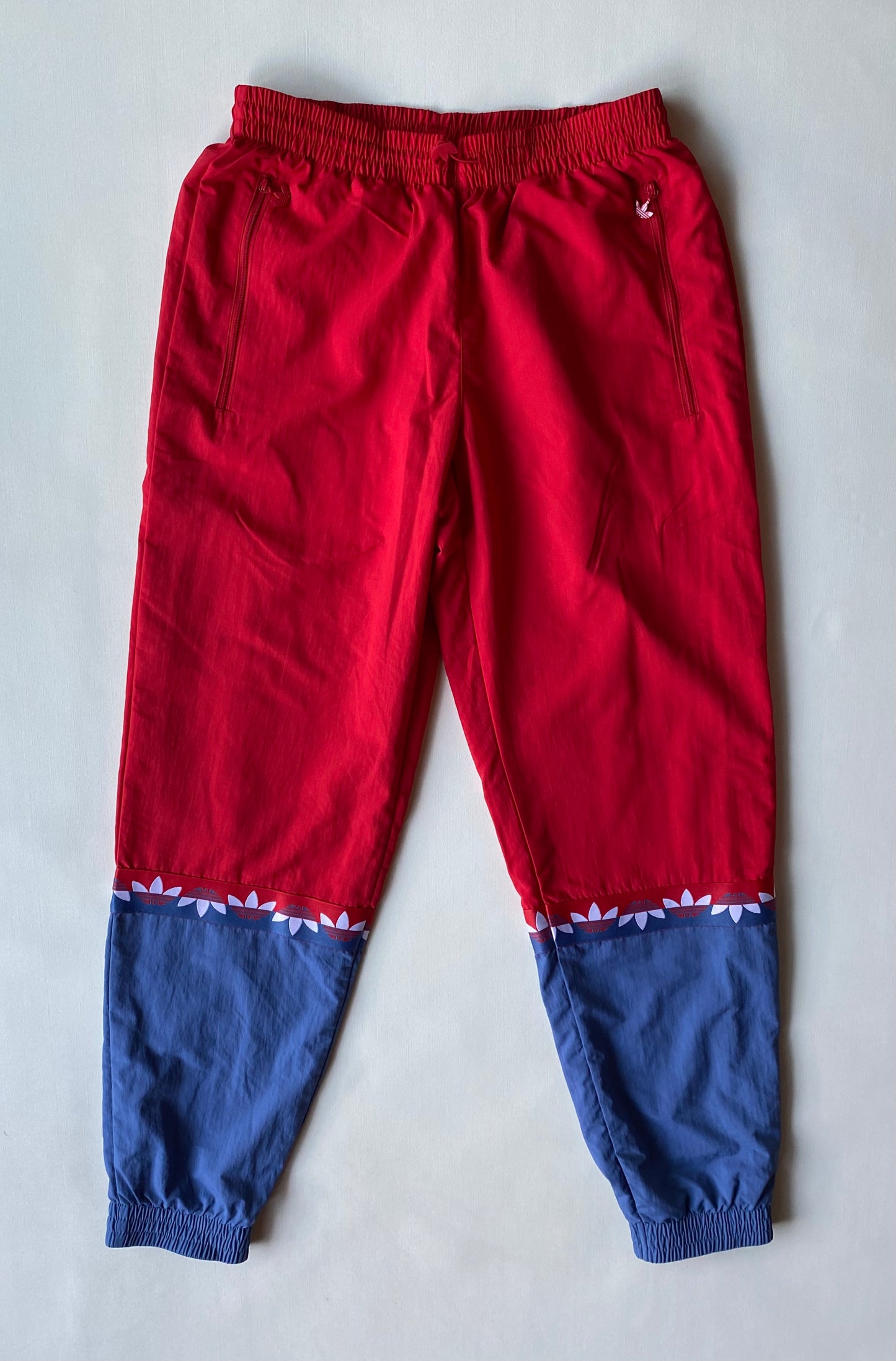 Pantalon jogging Adidas Originals, rouge / bleu gris, S (36)