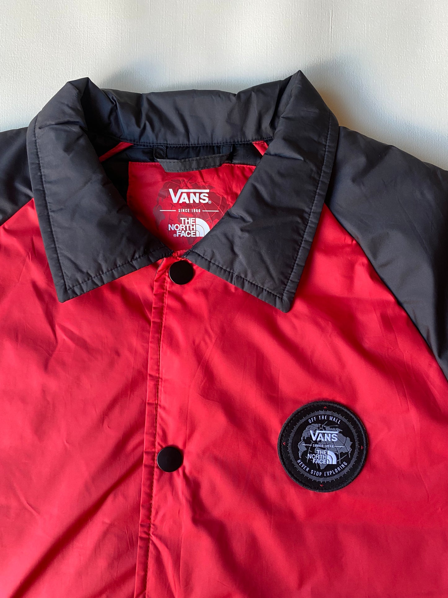 Veste Vans X The North Face, rouge et noir, L légèrement oversize