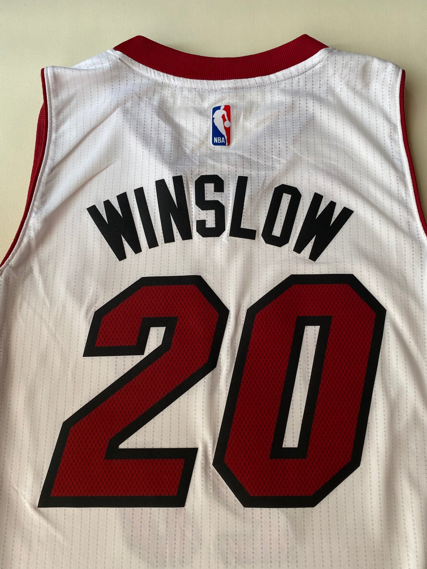 Maillot de basket Adidas, Miami Heat, Winslow, blanc/rouge