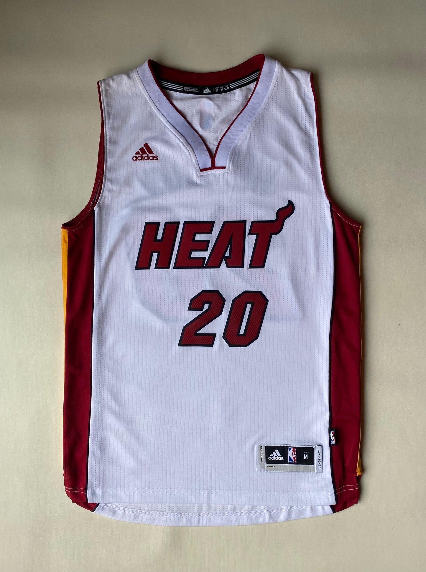 Maillot de basket Adidas, Miami Heat, Winslow, blanc/rouge