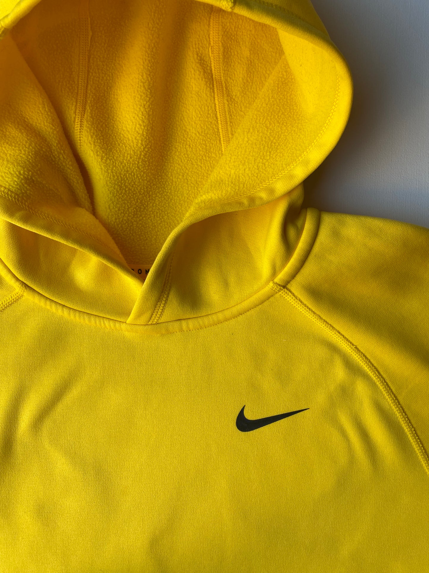 Pull à capuche Nike, jaune et noir, XL légèrement cintré