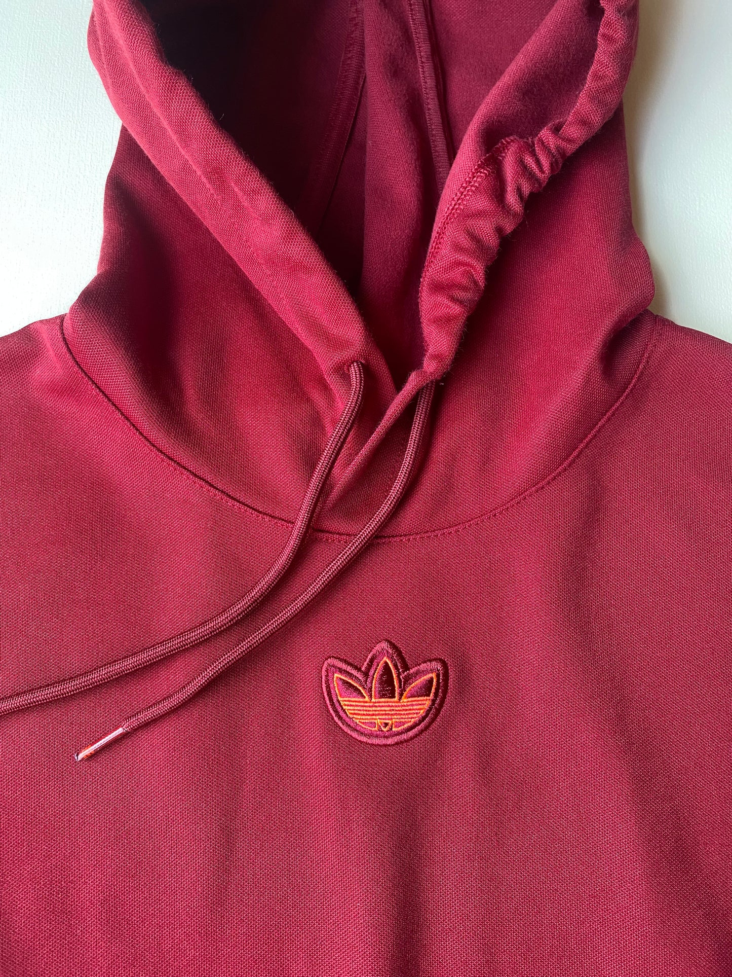 Pull à capuche Adidas, bleu marine et bordeaux, M