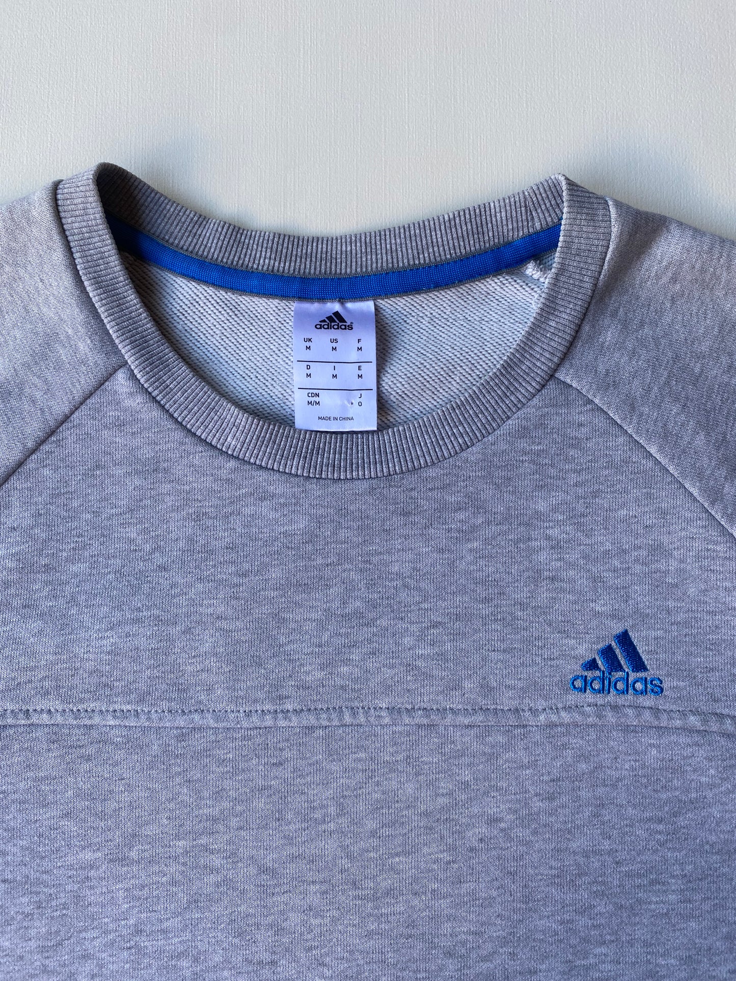 Pull Adidas brodé, gris, M