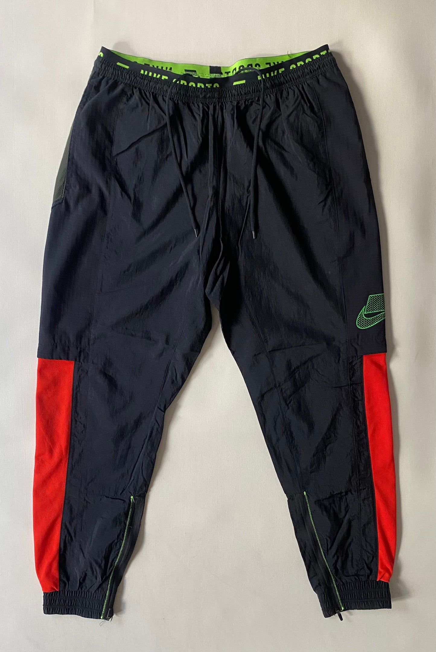 Pantalon jogging Nike sport, noir et rouge, M (42)