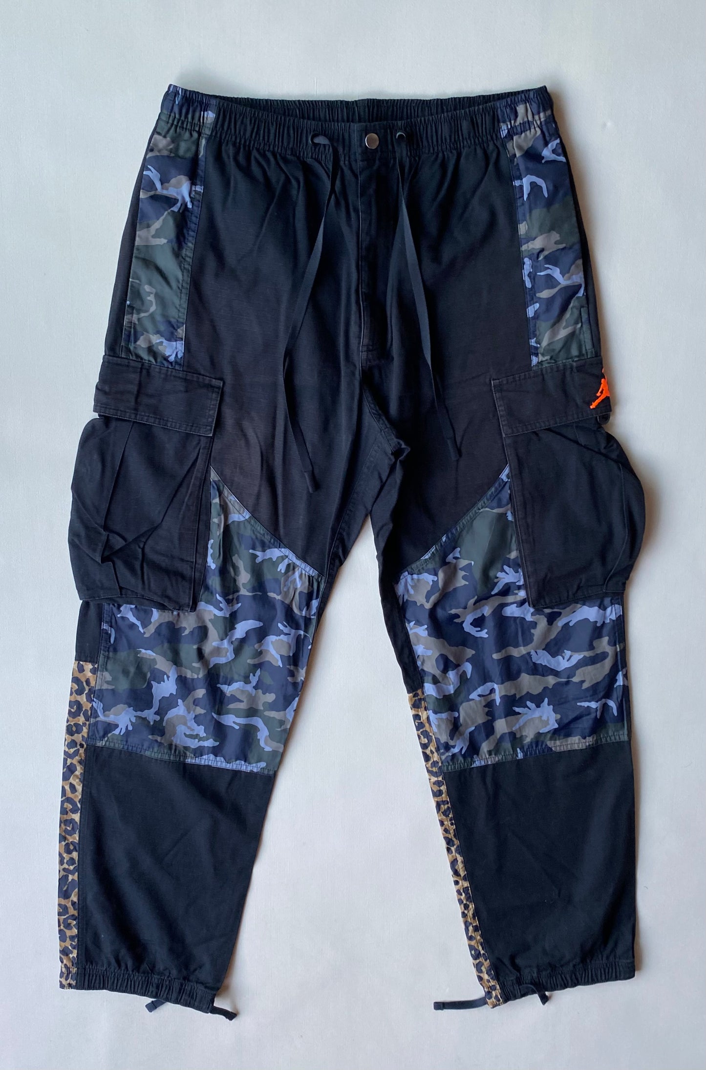 Pantalon cargo Jordan, noir / léopard / camouflage, M (42)