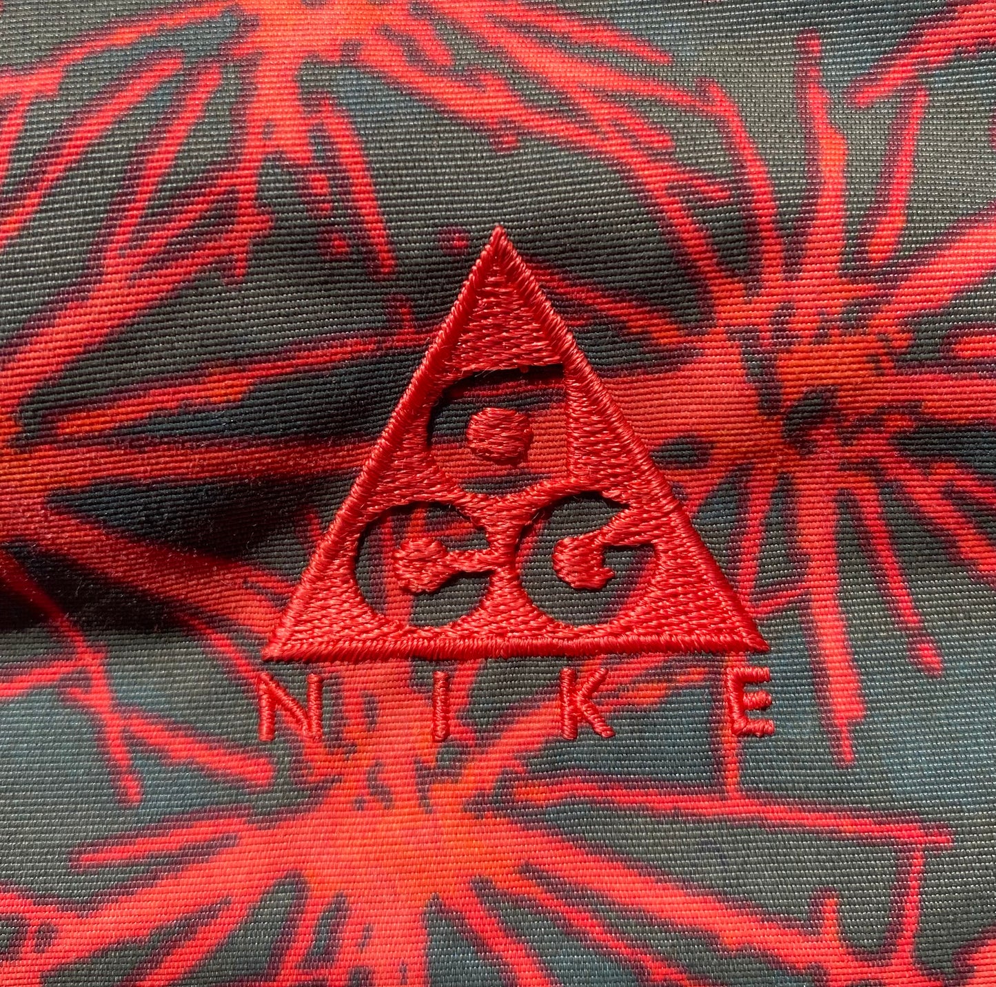 ✅ Veste polaire Nike ACG, noir et motifs rouges, XL