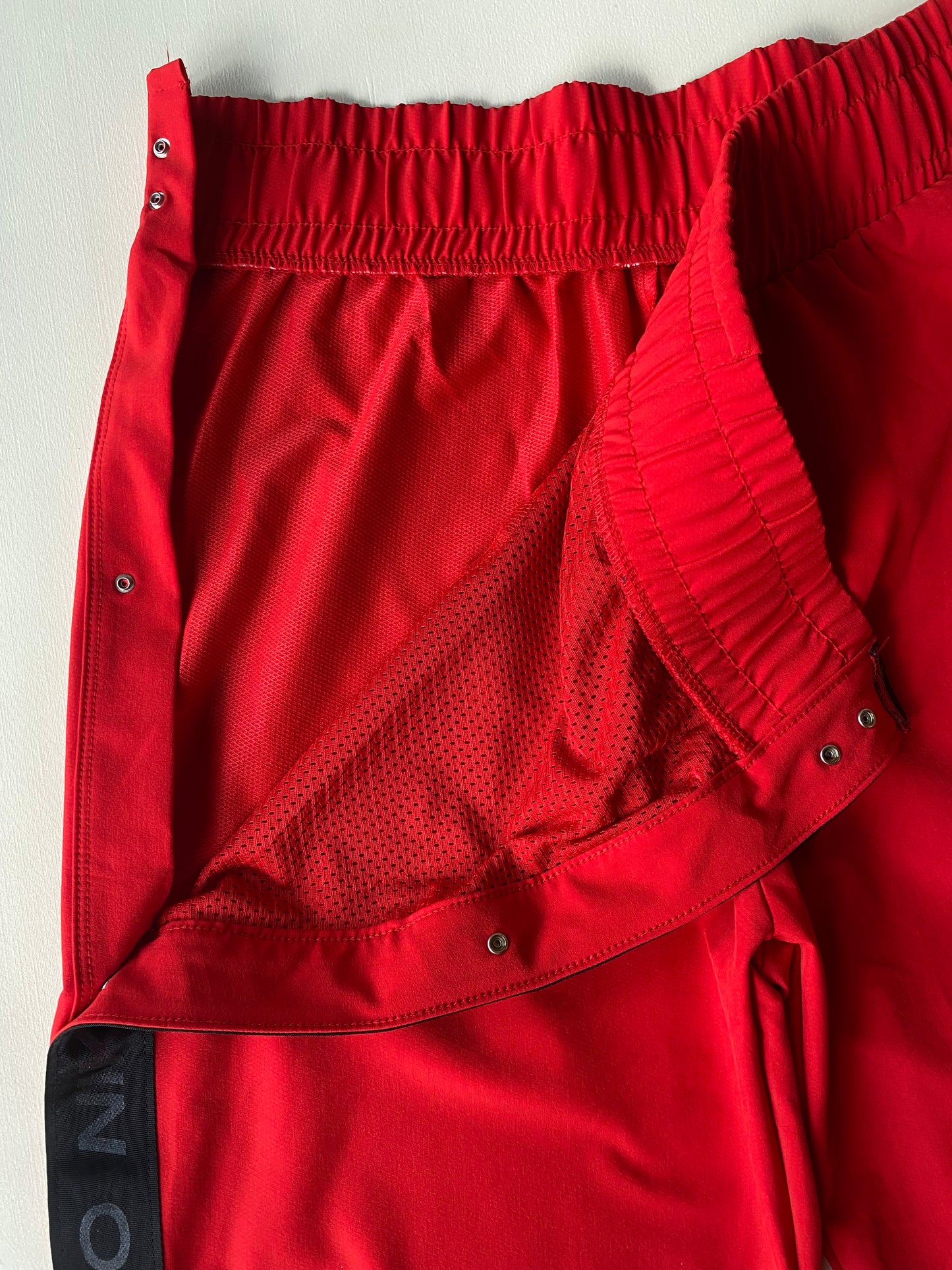 Pantalon jogging pression Nike Pro, Rouge / noir, M cintré (36-38)