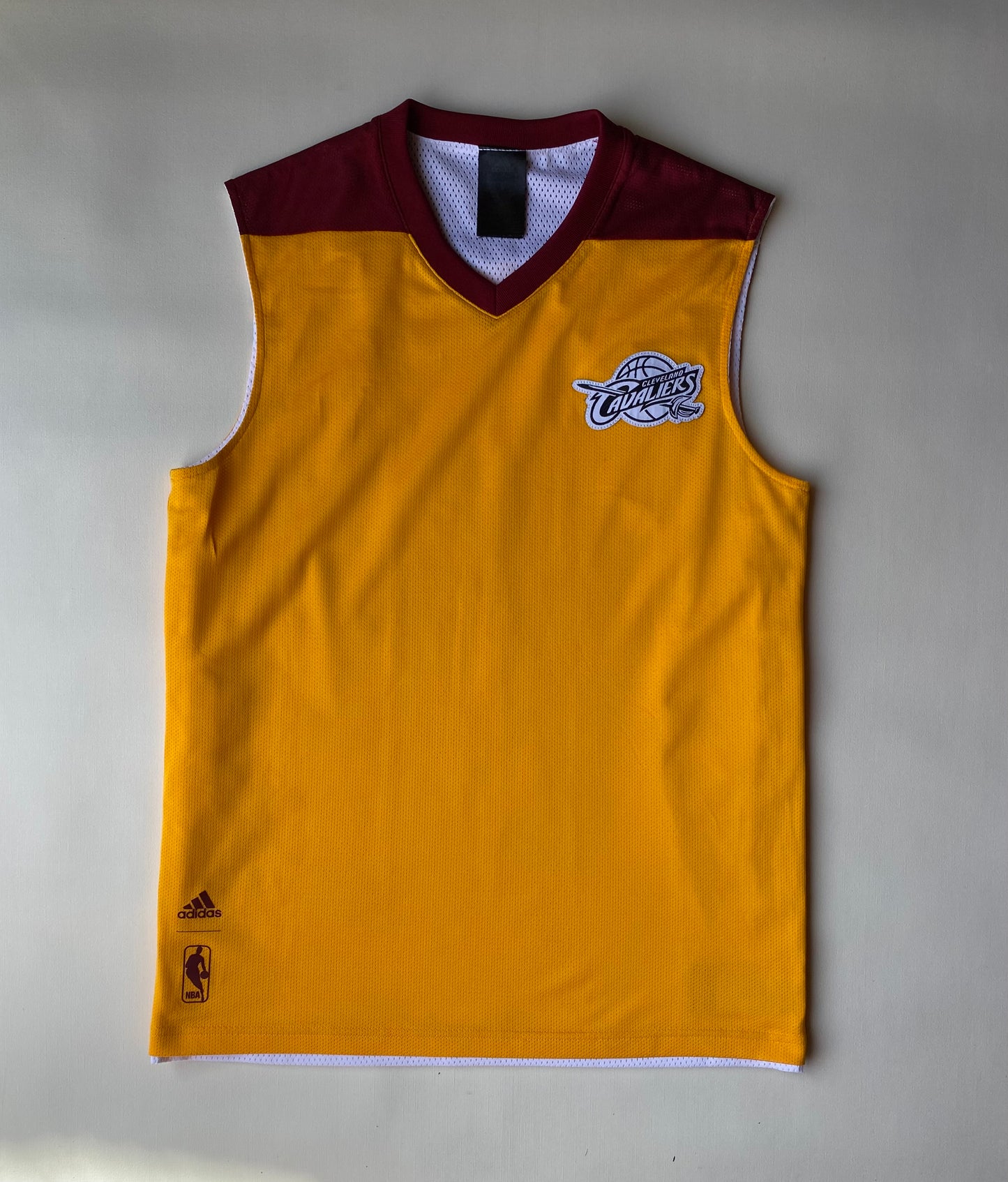 Maillot de basket d'entraînement Cleveland Cavaliers, jaune-orange, M légèrement cintré