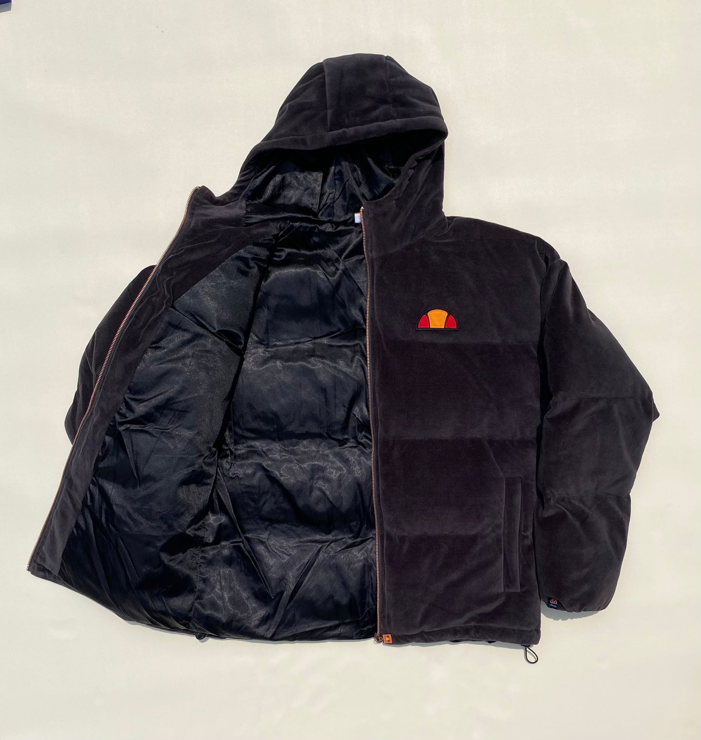 Doudoune Ellesse velours côtelé, noire, M légèrement oversize